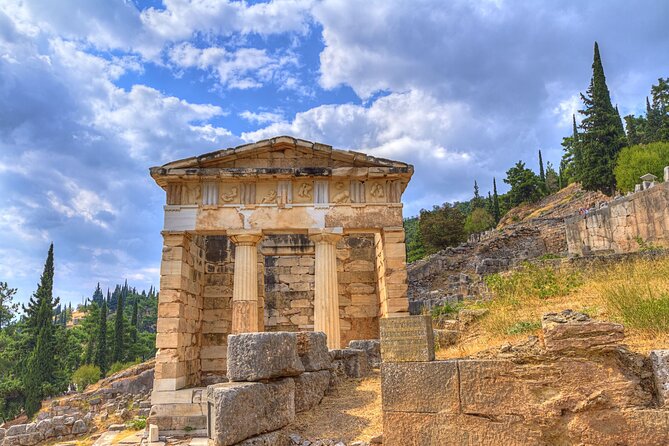 2-Day Delphi Meteora Tour From Athens - Day 1: Athens to Delphi, then the road to Kalambaka