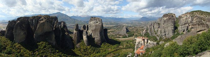 2 Day Private Tour of Meteora & Thermopylae From Athens - Day 2: Visiting St Nicolaos Through St Stefanos (and the Bond-Era Holy Trinity)