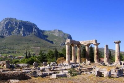 2 Day Private Tour to Amazing Delphi & Meteora - Arachova: a quick mountain village stop that resets the day
