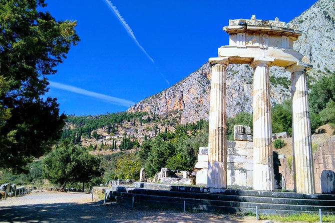 2-Day Private Tour to Delphi & Meteora with Great Lunch included - Day 1 in Delphi: Oracle Grounds, Museum Finds, and a Photo Stop Most Miss