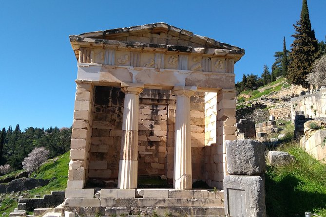 2-Day Private Tour to Delphi & Meteora with Great Lunch included - Meals, Hotel, and Comfort on Long UNESCO Days