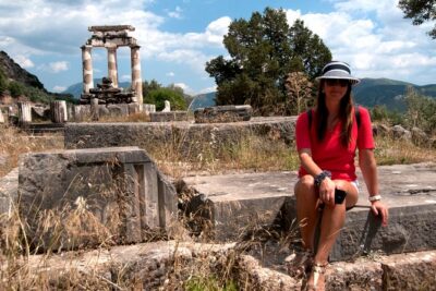 2 Days Private Tour/ Delphi (Apollo Oracle) & Meteora (Orthodox Monasteries) - Day 1: Livadia, Delphi’s Apollo Sanctuary, and the Museum Moments