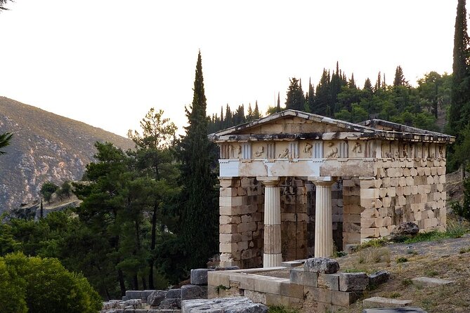 3 Day Private Tour in Olympia, Delphi & Monasteries of Meteora - Day 1: Corinth Canal views, Ancient Olympia’s stadium, and Nafpaktos lunch break