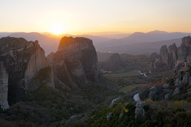 3 Days Private Tour: Delphi & Meteora - Meteora day: the scenic road to Kalambaka and a sunset photo tour