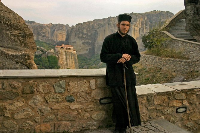 3 Days private tour- Meteora Rocks & Monasteries, Delphi/ Apollo Oracle, Thebes - A private road trip where the driver acts like a traveler