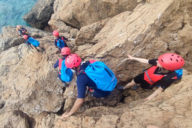 3-Hour Small Group Coasteering in Sounio - The main event: scrambling and cliff jumps with guide Nikki