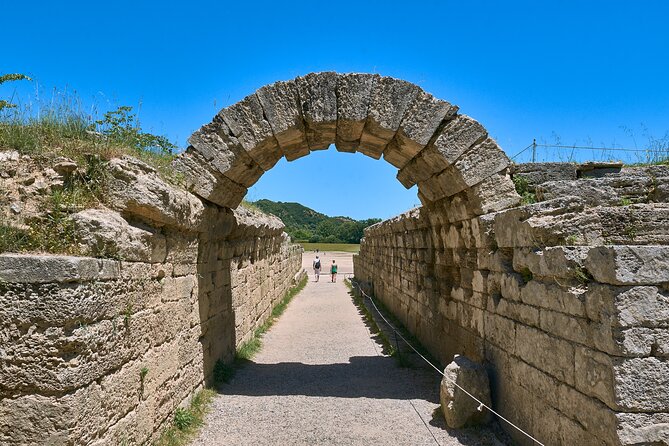4-Day Most Popular Greek Sites: Nafplio, Olympia, Delphi, Meteora - Delphi and the skip-that-photo stop at Athena Pronaia