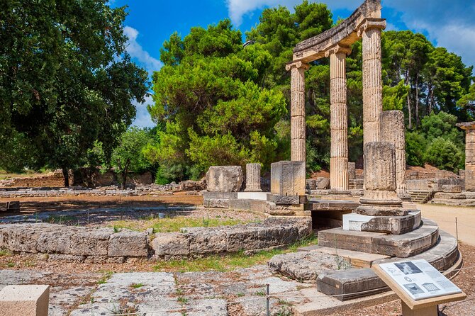 4-Day Private Peloponnese, Delphi and Meteora Tour from Athens - Day 4: Meteora monasteries, Kalambaka stroll, and a sea-view coffee at Kamena Vourla