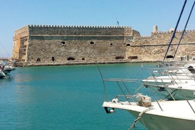 4 Day Private Tour, Crete, Santorini, Mykonos, Delos from Athens - Day 2 in Santorini: ferry over, then the caldera is yours