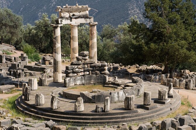 4day Spanish tour in Epidaurus Mycenae Olympia Delphi and Meteora - Day 3: Temple of Apollo, the Via Sacra, and the Auriga de Delphi