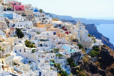 5 Day Tour in Delphi, Meteora, Santorini, Mykonos and Delos - Overnight in Kalambaka: the base for Meteora