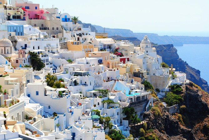 5 Day Tour in Delphi, Meteora, Santorini, Mykonos and Delos - Overnight in Kalambaka: the base for Meteora