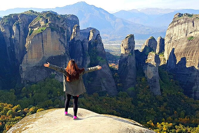 A unique day private tour to Meteora Monasteries from Athens - Athens to Thessaly: the drive that sets the stage