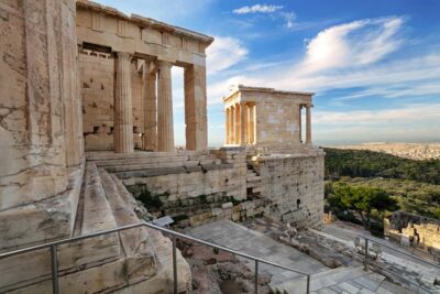 Acropolis: 3D representations & audiovisual self-guided tour - Getting to the Acropolis: simple metro + a short walk