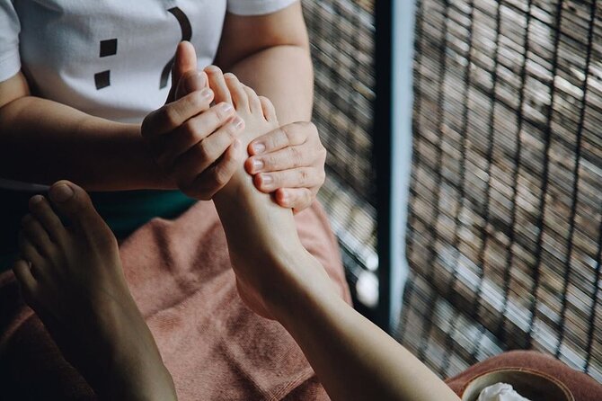 Aroma Massage - Enjoy a complete Spa experience from the comfort of your room - Price and Value: Is $84 Fair for a Private Spa Hour?