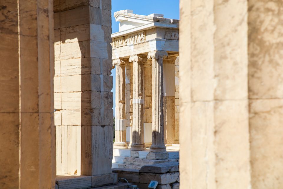 Athens: Acropolis Guided Tour and Old Town Food Tasting - Acropolis access: what skip-the-line really means