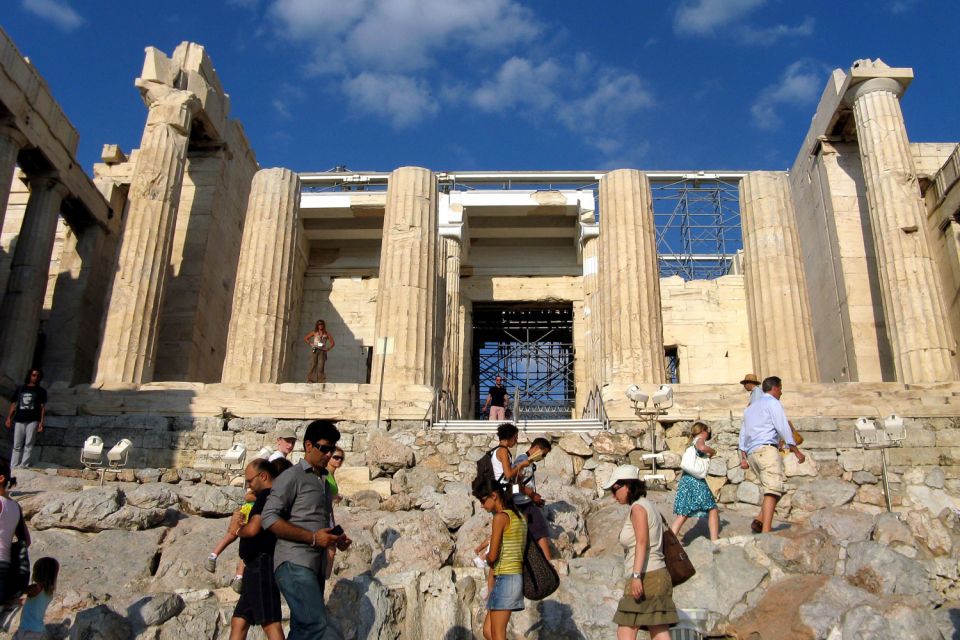 Athens: Acropolis with Museum, Guided Tour & Greek Lunch - How the guide storytelling can change what you notice