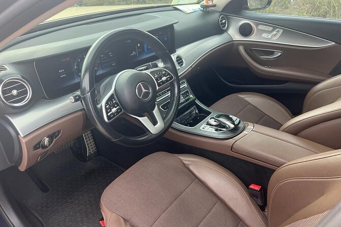 Athens Airport to Athens Center Private Arrival Transfer - Vehicle, group size, and luggage rules you should plan around