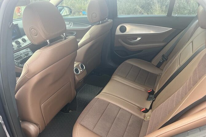 Athens Airport to Athens Center Private Arrival Transfer - The car experience: Wi‑Fi, water, and air-con when you need it
