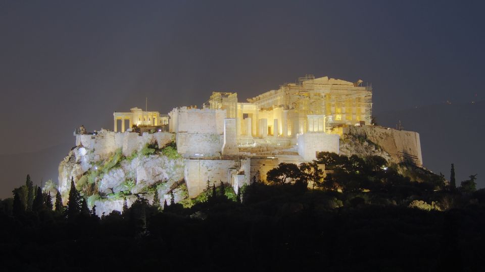 Athens at Night Small-Group Walking Tour with Dinner - Laterna Music and Illuminated Monuments: Parthenon Photo Timing