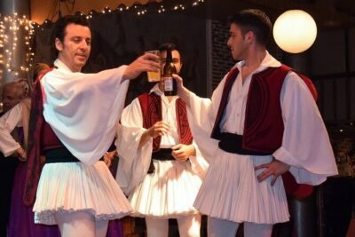 Athens by night. Small walking and musical show. - Dinner and drinks: how to plan your budget like a local