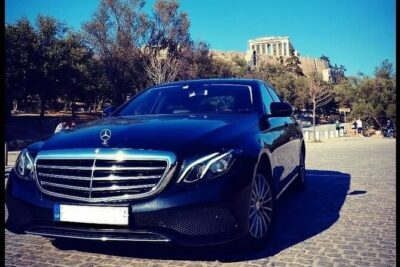Athens City Centre to Int. Airport of Athens - What you’ll get on board: Wi-Fi, chargers, water, and air-con