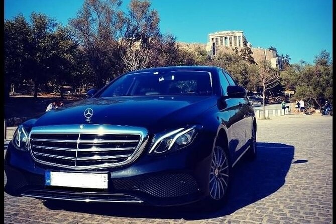 Athens City Centre to Int. Airport of Athens - What you’ll get on board: Wi-Fi, chargers, water, and air-con