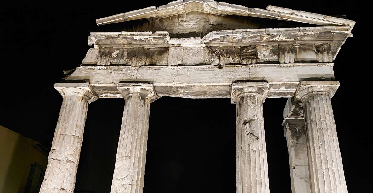 Athens: City Highlights Nighttime Walking Tour in Spanish - Why Athens Looks Better After Dark