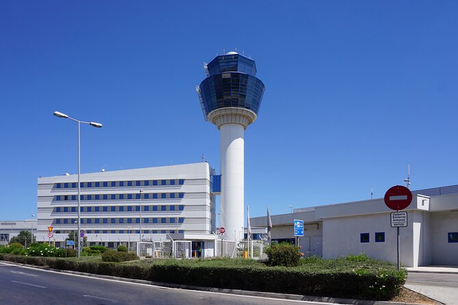 Athens City to Athens Airport Private Transfer - The drive itself: AC, onboard Wi‑Fi, and what you’ll likely talk about