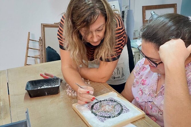 Athens: Create Your Own Mosaic 3h Private Art Class - How the class keeps beginners from feeling lost