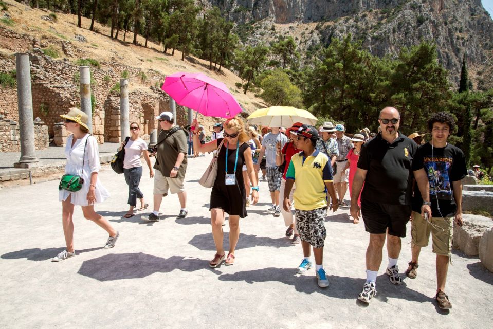 Athens: Delphi and Arachova Day Trip with Guide - Lunch time and the Arachova photo stop: small windows, big impact