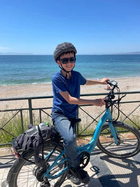 Athens: Electric Bike Seaside Tour with Guide - Who should book this Athens seaside e-bike ride?