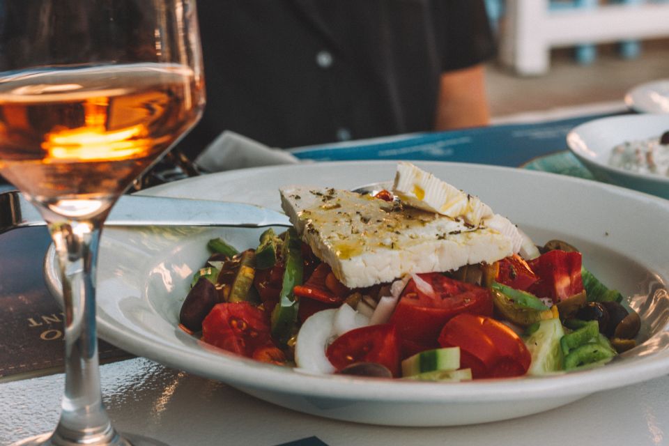 Athens: Evening Guided Walking Tour with Plaka & Dinner - Key things that make this Athens evening worth it