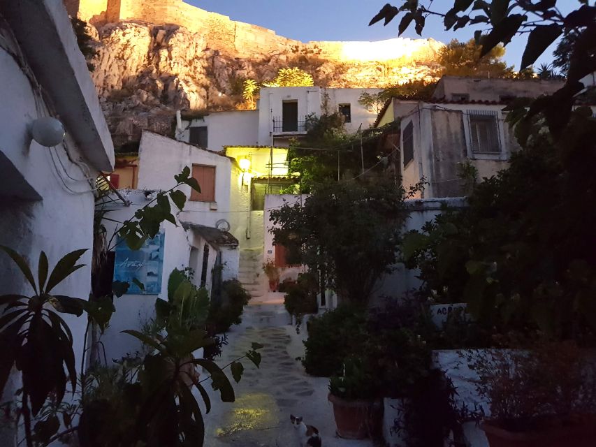 Athens: Evening Guided Walking Tour with Plaka & Dinner - Hadrian’s Arch and the Temple of Zeus ruins: ancient power, up close