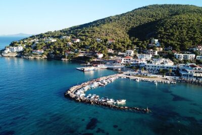 Athens: Full-Day Island Hopping Cruise with Lunch and Swimming - Zea Marina Morning: Coffee, Juice, and a Smooth Start