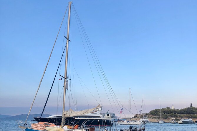 Athens full day sailing cruise and food experience - Crew Energy: Friendly Guidance and a Fun, Festive Tone