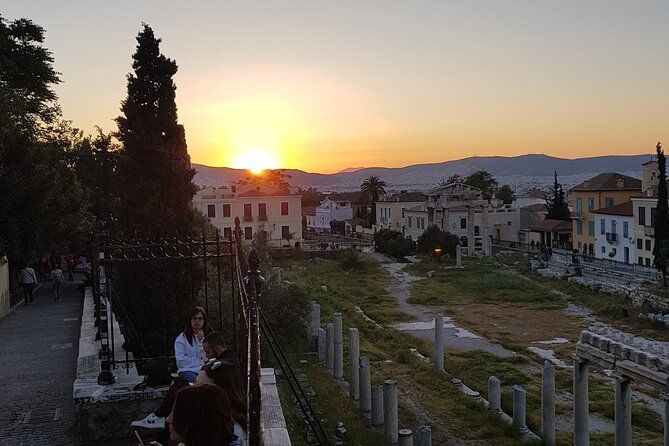Athens Highlights Evening Tour with Dinner - Small Group Tour - Evening Athens by Foot: What Makes 3.5 Hours Feel Just Right