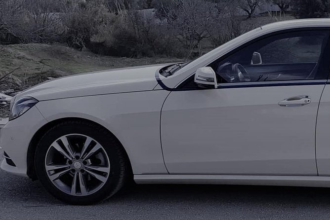 Athens International Airport PrivateTransfers - Meeting the Driver: Sign, Spot, and a Real Handoff