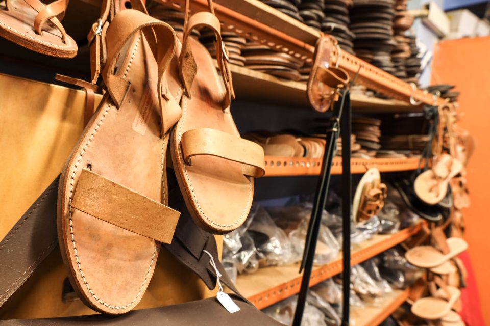 Athens: Local Markets with Artisanal Crafts Walking Tour - Plaka to Monastiraki and Psyri: Where Shopping Meets Storytelling