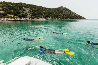 Athens: Marathon Cape and Bay of Schinias Snorkeling Trip - Getting set up: meeting at Frinis 20 and timing your trip
