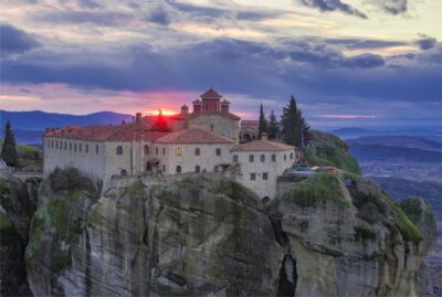 Athens: Meteora 2-Day Trip with Hotel, Sunset & Morning tour - Athens to Kalambaka: The Bus Replacement and How to Plan Your Morning