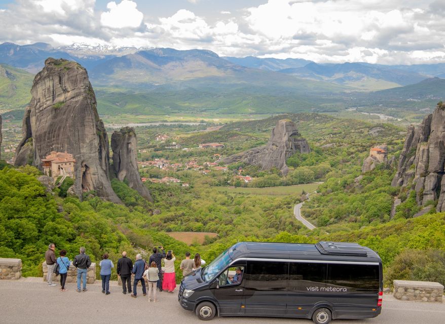 Athens: Meteora 2-Day Trip with Hotel, Sunset & Morning tour - Day Two Morning Choice: Hiking Tour vs Half-Day Minibus