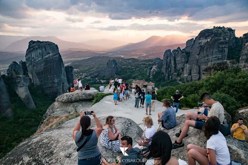Athens: Meteora Day Trip in Spanish with Live Guide & Lunch - Key things I’d focus on before you go