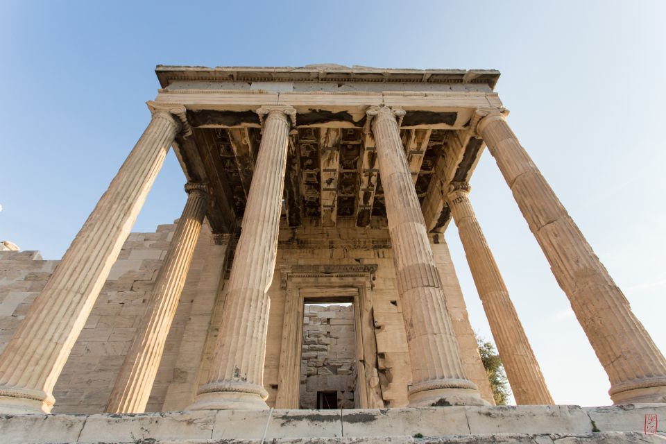 Athens: Private Guided Skip-the-Line Tour of the Acropolis - What the guide style feels like in real life