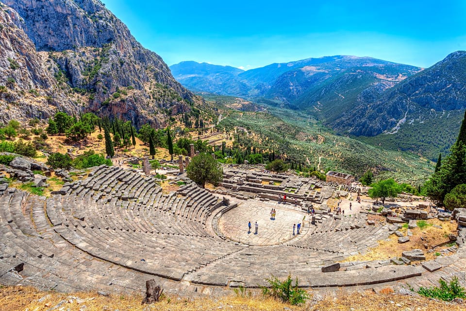 Athens: Private Tour of Delphi, Delphi Museum, and Arachova - Getting Picked Up in Athens (or Pireas) and Staying Comfortable