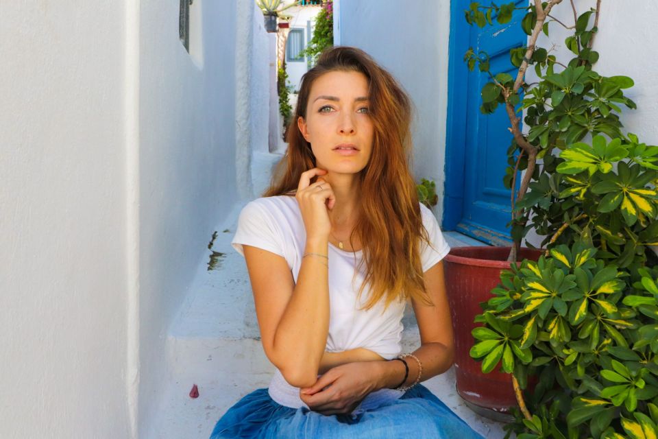 Athens: Professional photoshoot at Anafiotika Village - Key things to know before you go