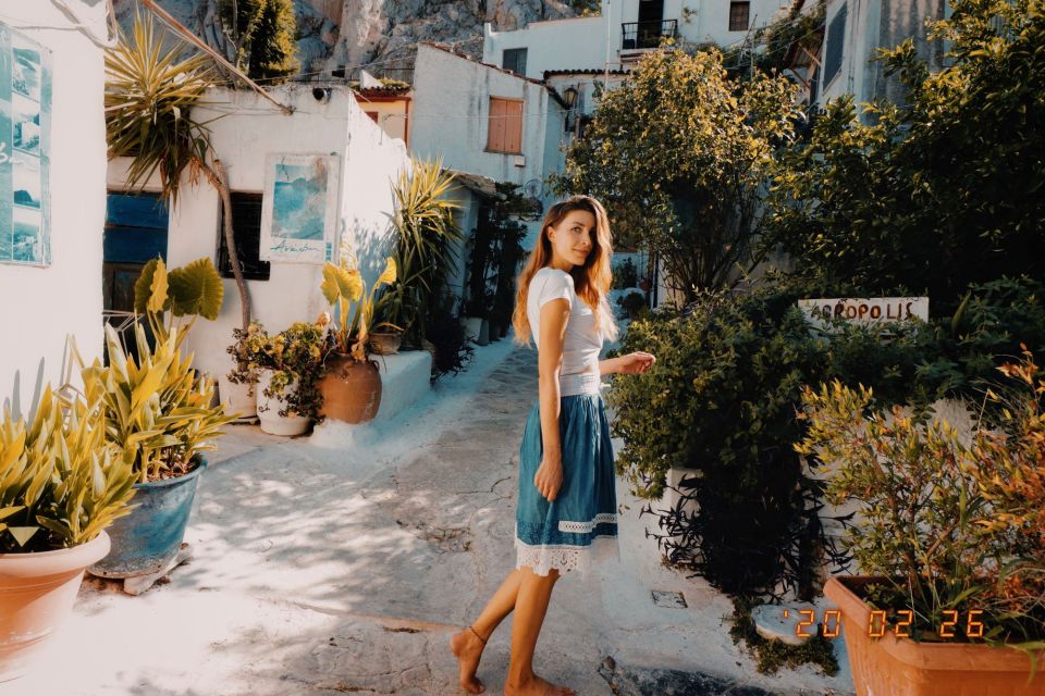 Athens: Professional photoshoot at Anafiotika Village - Meeting point at Agios Nikolaos Rangavas: how to find it fast