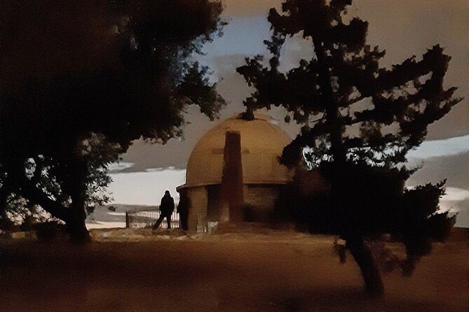 Athens Riverside: A Journey in Mythical Athens - Ancient sanctuaries, Christian remnants, and Roman bath ruins: seeing eras overlap