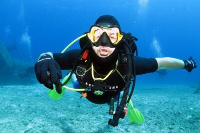 Athens Scuba Diving Experience for Certified Divers with Pickup - What Happens at Extreme Divers Before You Hit the Water