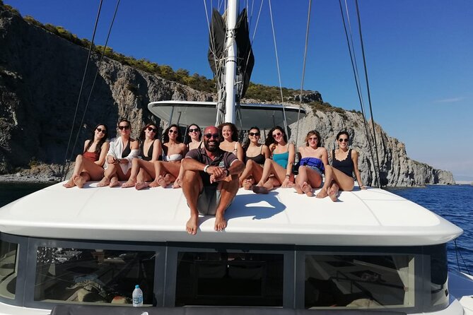 Athens Semi private Morning Catamaran cruise with meal & drinks - Drinks, age rules, and how the bar actually works